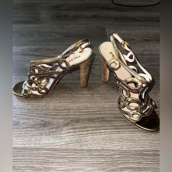 PRADA REAL LEATHER SANDAL SHOES. SIZE 38 GENTLY USED OCCASION - Picture 2 of 9